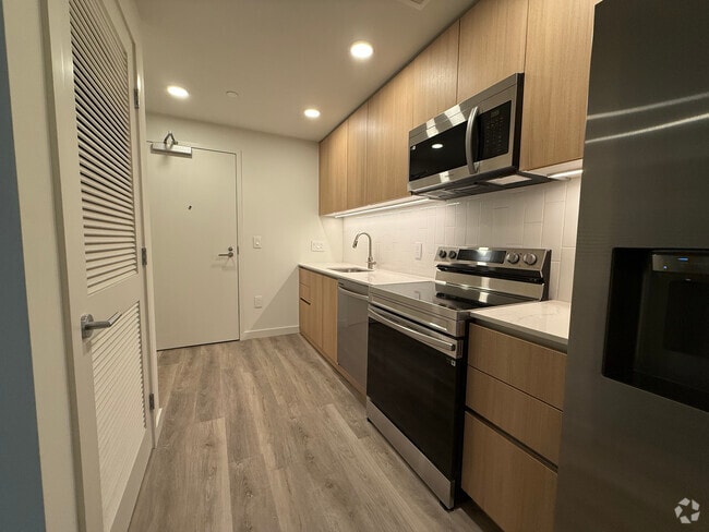 Building Photo - 107 NW 31st St Unit S2 Rental
