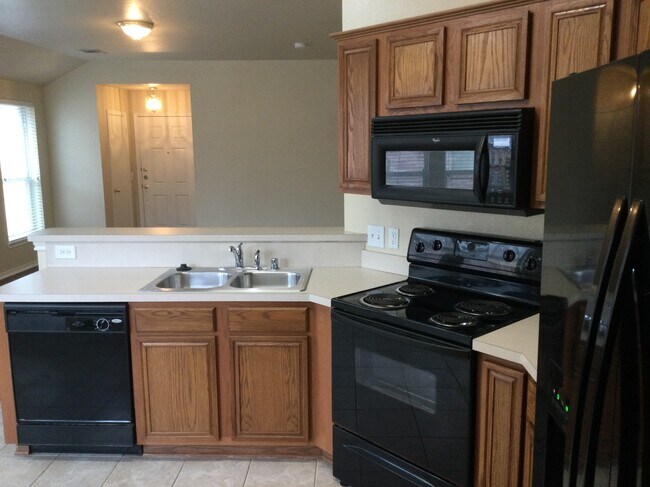 Photo - 702 Fleming St