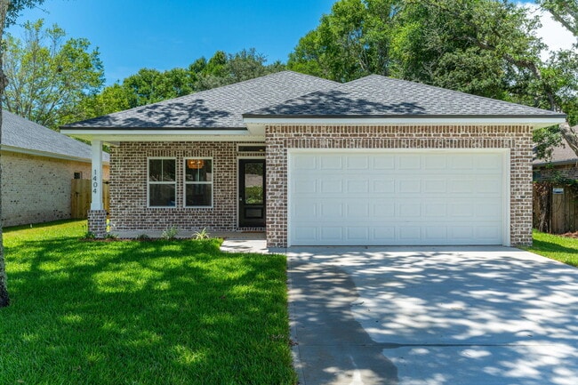 Photo - 1404 Hickory St