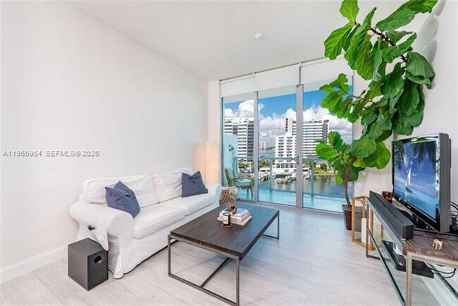 Photo - 7928 East Dr Unidad 7928 East Dr  803