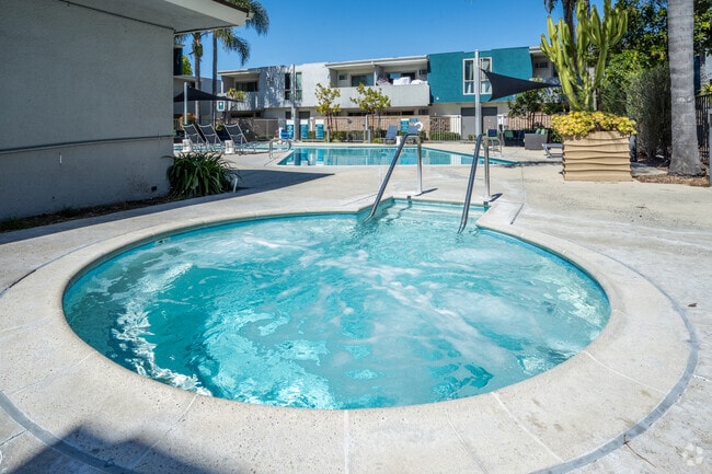 Pool and Spa - Ascent Apartment Homes