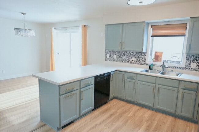 Photo - 206 N High Point Rd