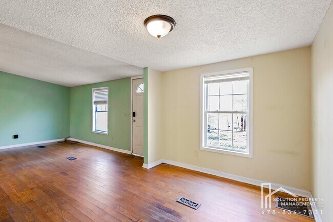 Photo - 148 Pine Tree Path