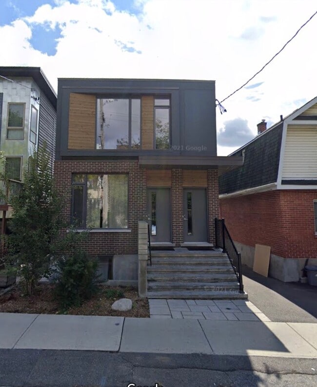 Photo - 476 Sunnyside Av