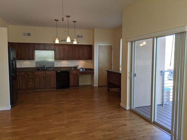 Photo - Luxury Louisville Condo- All Utilities Inc...