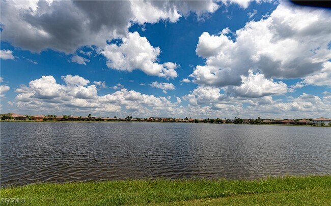 Photo - 2769 Via Piazza Loop