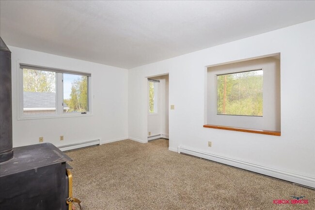 Photo - Seasonal Special: Discounted from market r... Unidad 4002