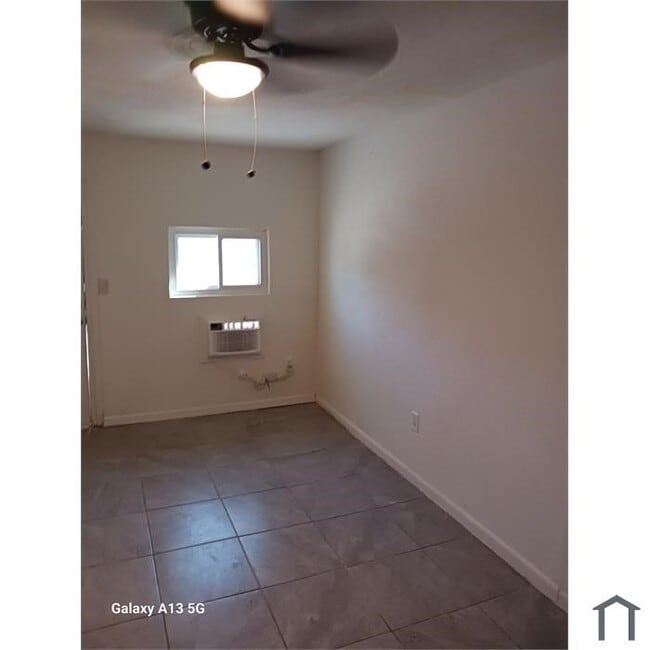 Photo - 13039 Market St
