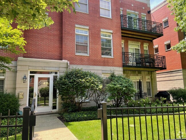 Building Photo - 807 W University Ln Unit 3A Rental