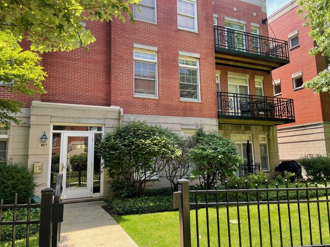 Photo - 807 W University Ln Unidad 3A Rental