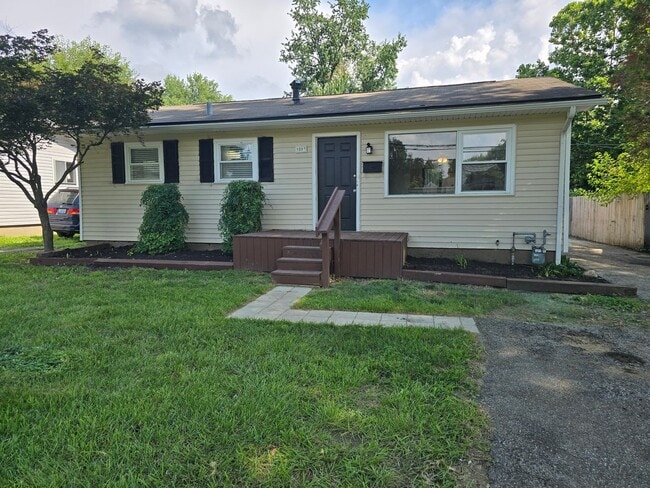 Photo - YOU CAN STOP YOUR SEARCH! Jeffersontown / Jtown Rental with 3 Bedrooms, 1 Full Baths, Ranch, 1 Ca...