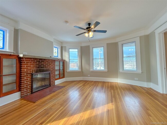 Building Photo - 51 Park Ave Unit 2