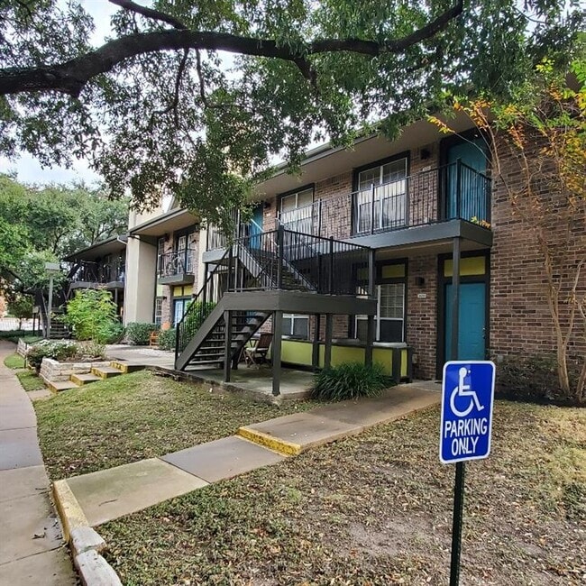 Photo - 7685 Northcross Dr Unit 620