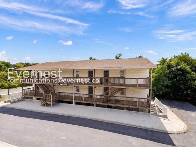 Building Photo - 2 Bob Cat Ct