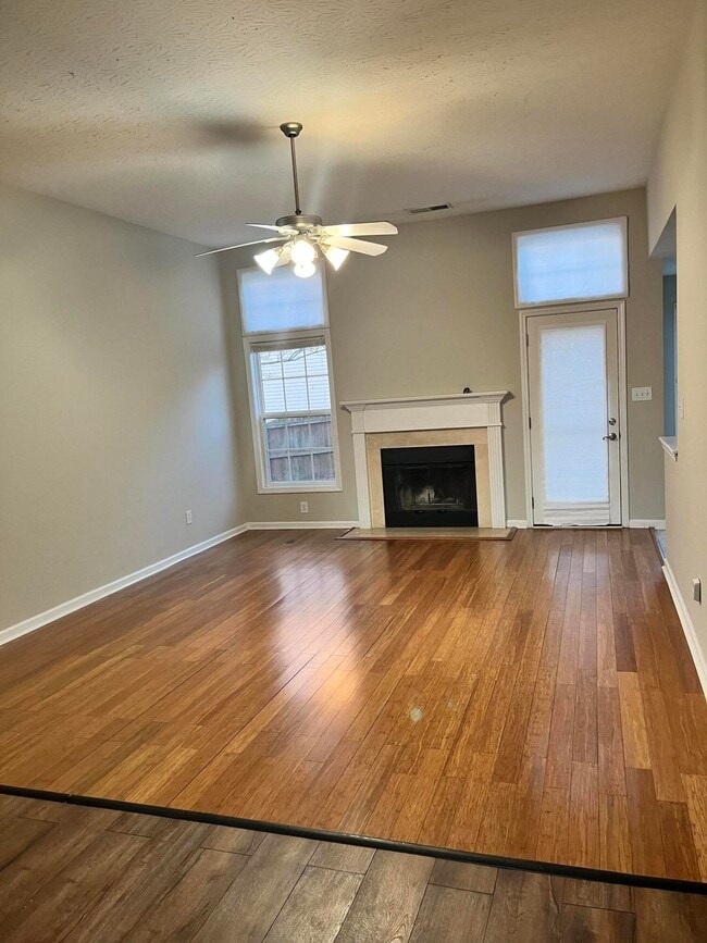 Photo - 4405 Lotus Ln