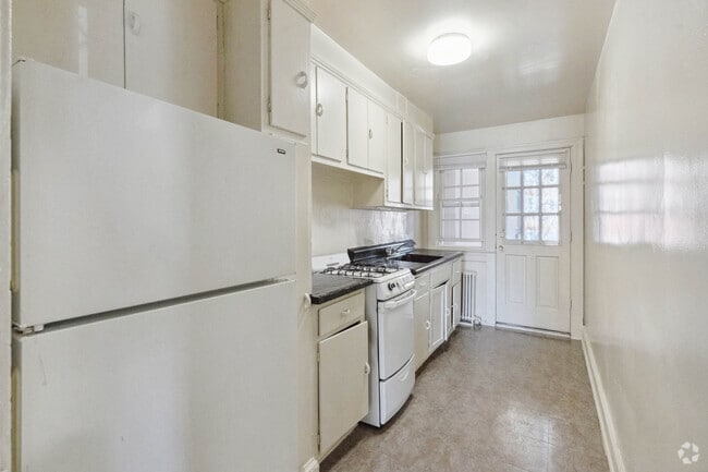 1BR, 1BA - 600SF - Kitchen - Blair Park Gardens