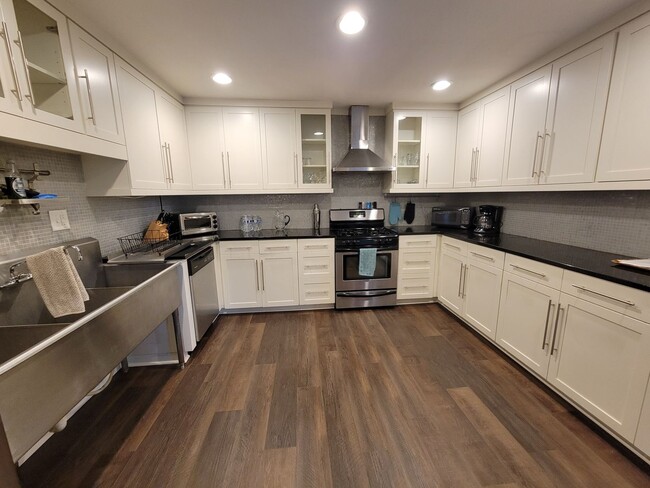 Photo - Spacious and newly renovated 3 bed 2 bath ...