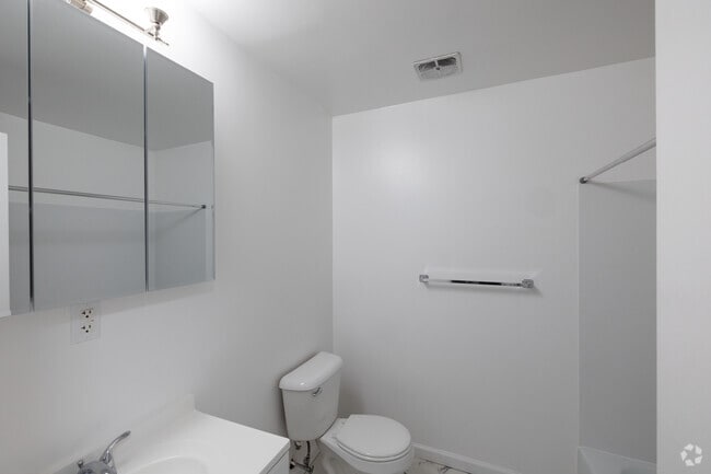 2BR/1BA - 854SF