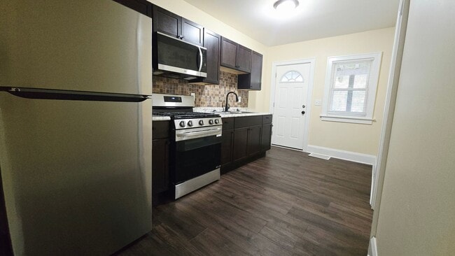 2123-25 7th St