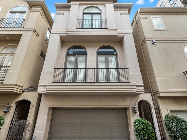 Photo - 107 Dennis St