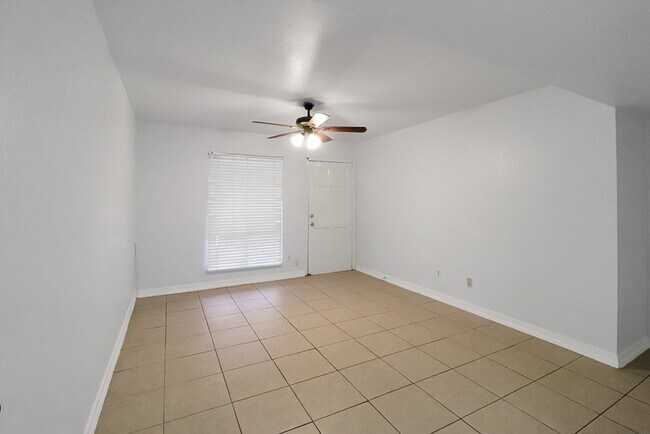 Photo - 5929 Queensloch Dr Unit 234
