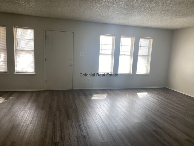 Photo - 801 Laurelwood Dr Unit A