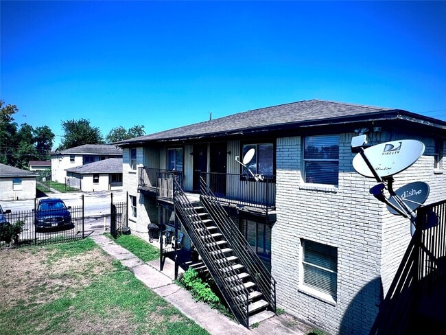 Building Photo - 6802 Sayers St Unit A few Rental