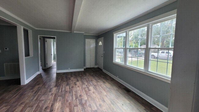 Photo - 2019 Virginia Ave
