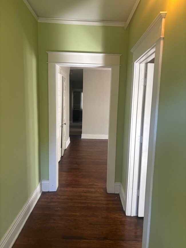 Building Photo - 161 N Keats Ave Unit 1