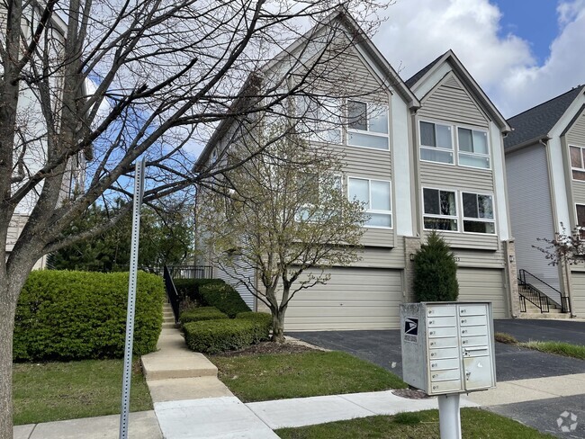 Building Photo - 621 Diamond Pointe Dr Rental