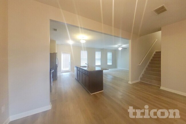 Photo - 142 Daisy Cir