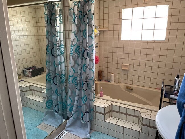 Photo - 3 Bed 2 Bath Home with Swimming Pool in Desirable Presidential Neighborhood!
