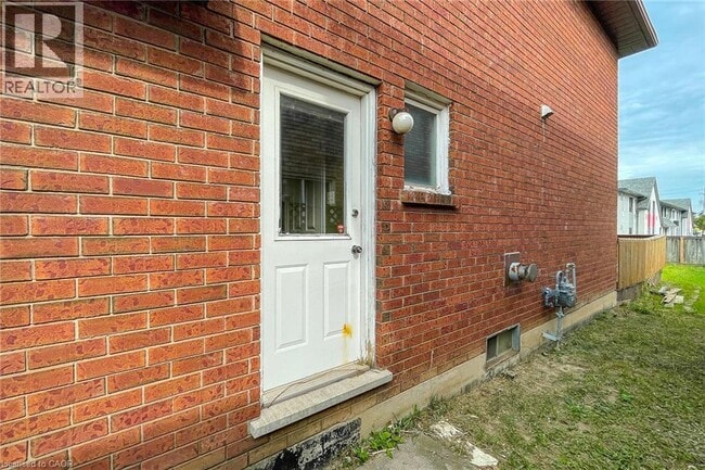 Photo - 126 HAMILTON Crescent