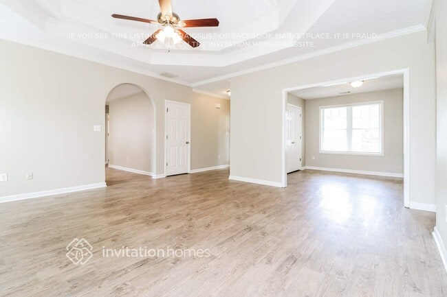 Photo - 717 Thornapple Trail SW