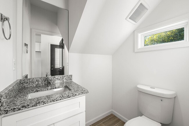 Photo - 62 Meldon Ave SE