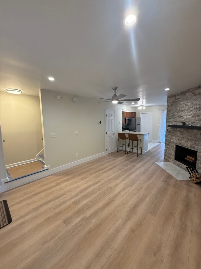 Photo - 104 Friar Ln