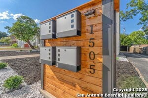 Photo - 1505 W Woodlawn Ave