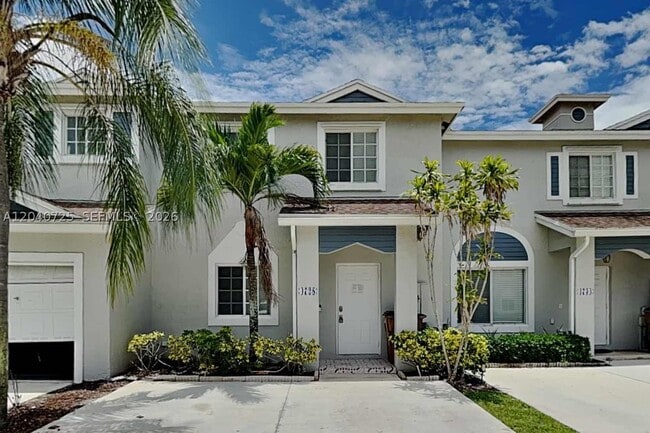 Building Photo - 4728 SW 13th Pl