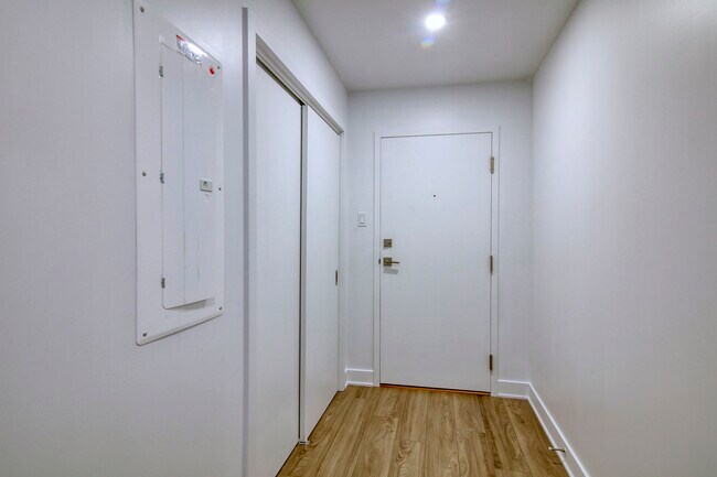 Photo - 9675 Av. Papineau Unit 213