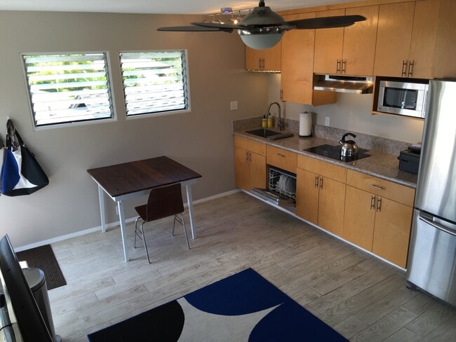 Photo - 278 Kaha St Unidad 2nd story w/ huge deck