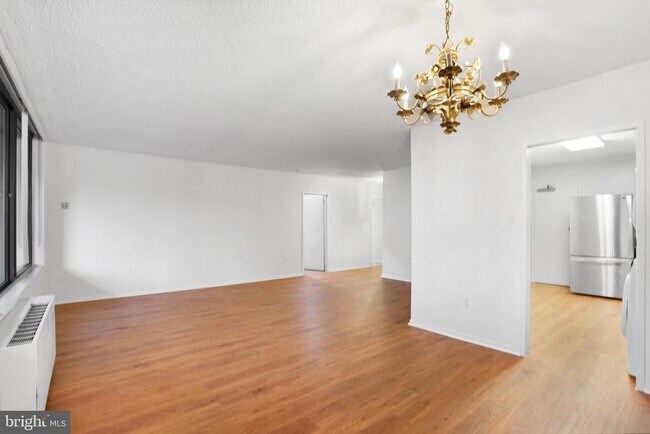 Photo - 3705 S George Mason Dr Unit 604S