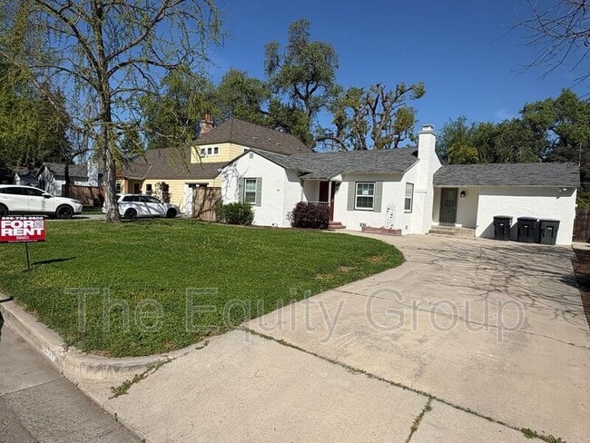 Photo - 1610 W College Ave