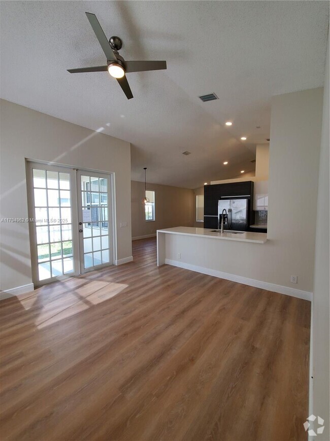 Building Photo - 858 Briar Ridge Rd Rental