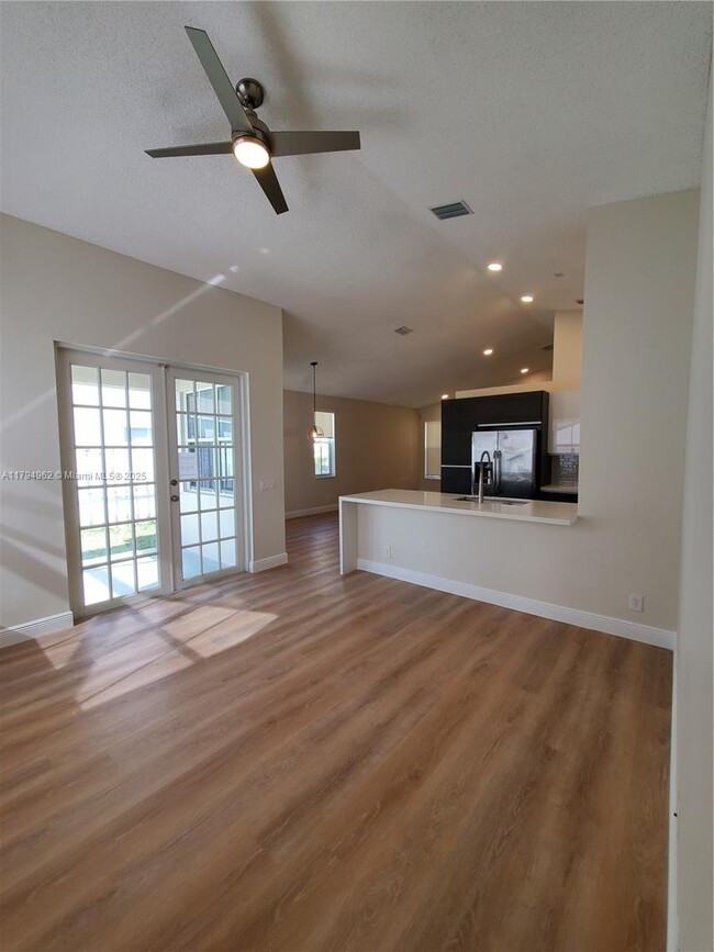 Photo - 858 Briar Ridge Rd House