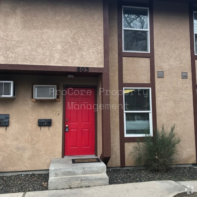 Building Photo - $1,250...2Bed 1.5 Bath, Small Fenced in Co... Rental