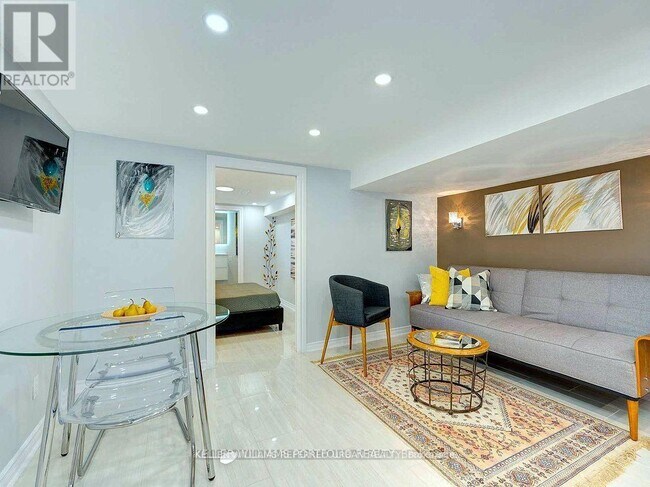 Photo - 431 Kingston Rd