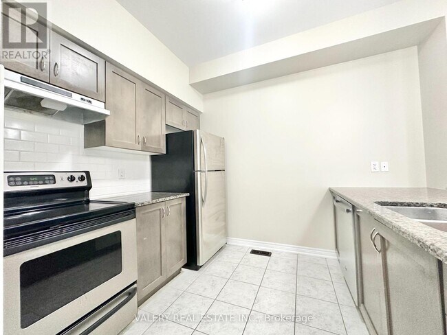 Photo - 541 Winston Rd