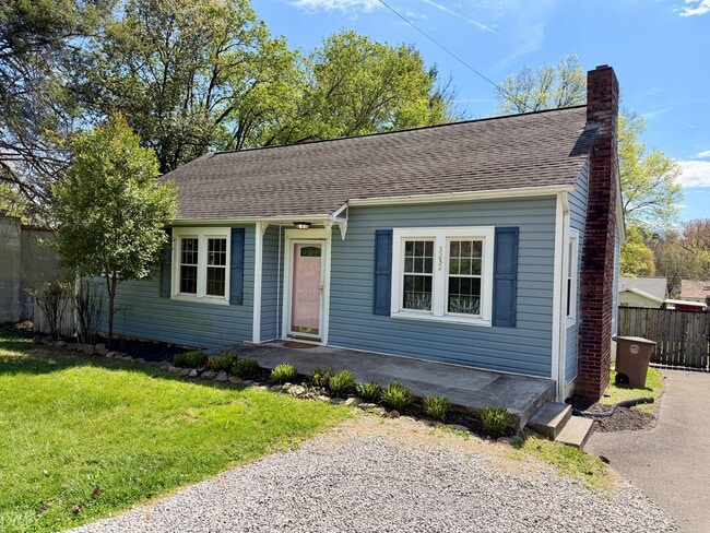 Building Photo - 3232 Fairmont Blvd