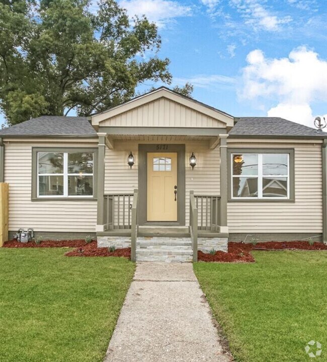 Building Photo - 5171 Mandeville St Rental