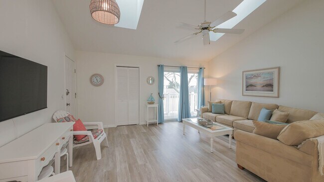 Photo - 16 N Monroe Ave Unit B4